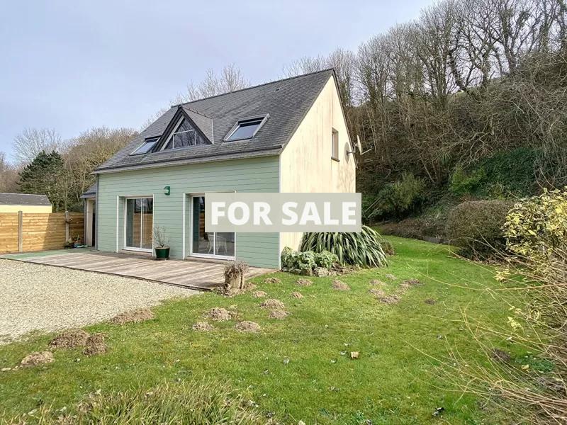 Detached House 200m From the Beach