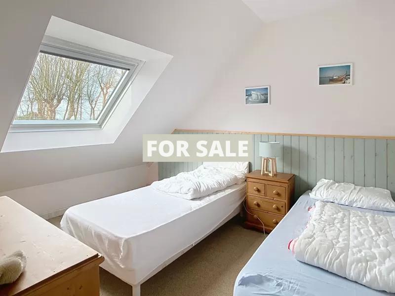 Detached House 200m From the Beach