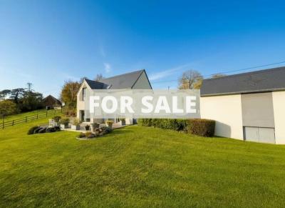 Contemporary Detached House with Landscaped Garden