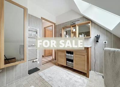 Contemporary Detached House with Landscaped Garden