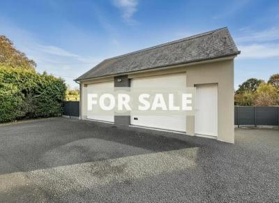 Contemporary Detached House with Landscaped Garden