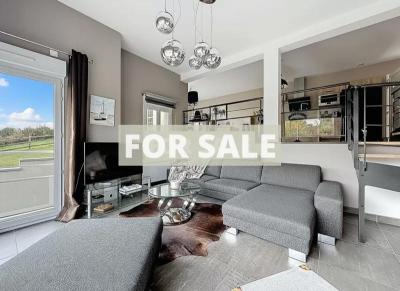 Contemporary Detached House with Landscaped Garden