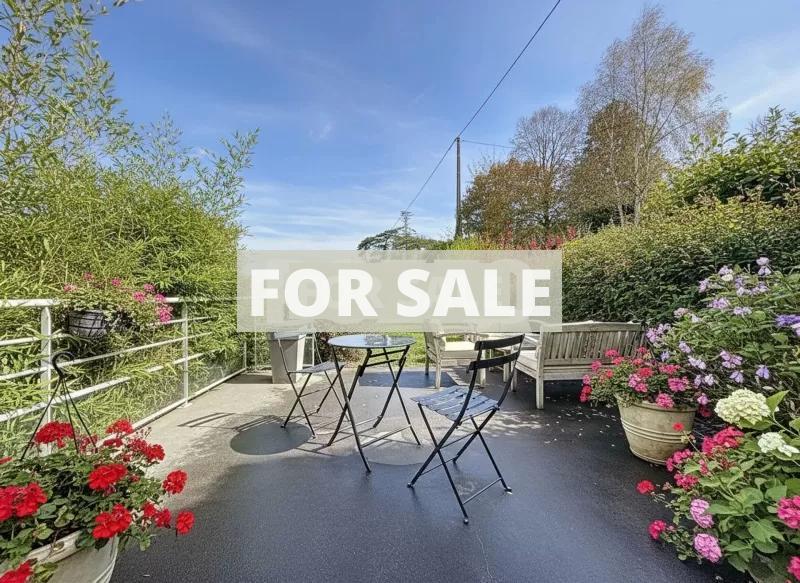 Contemporary Detached House with Landscaped Garden