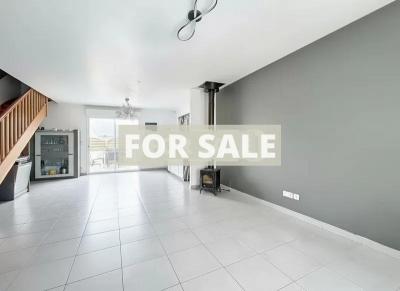 Detached House with Garden by the Coast