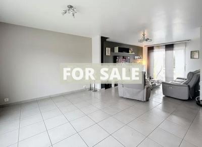 Detached House with Garden by the Coast