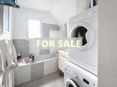 Detached House with Garden by the Coast