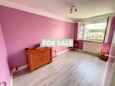 Detached House with Garden Close to the Coast