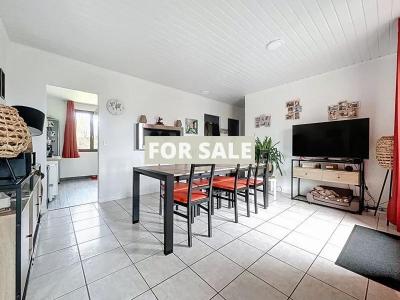 Contemporary Detached House with Landscaped Garden