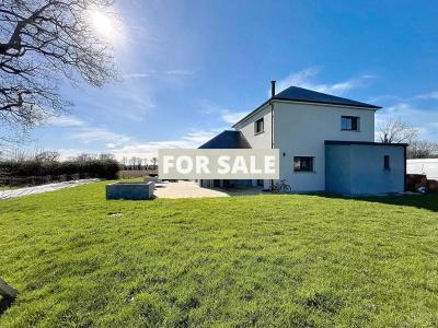 Contemporary Detached House with Landscaped Garden