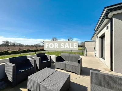 Contemporary Detached House with Landscaped Garden