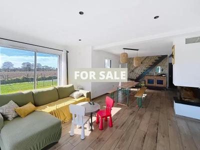 Contemporary Detached House with Landscaped Garden