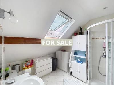 Detached House with Landscaped Garden