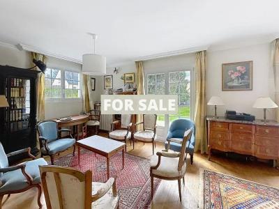 Detached House with Landscaped Garden