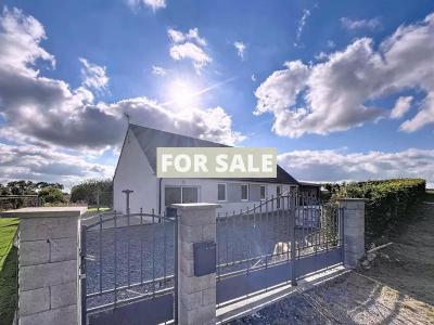 Detached Country House with Lovely Garden