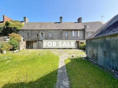 Coastal House in Great Location with Nice Garden