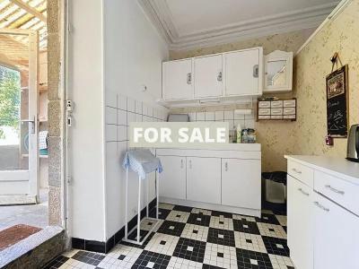 Coastal House in Great Location with Nice Garden