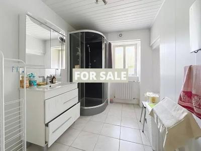 Coastal House in Great Location with Nice Garden