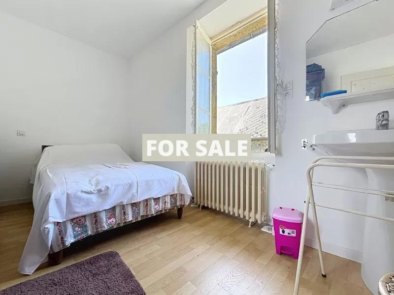 Coastal House in Great Location with Nice Garden