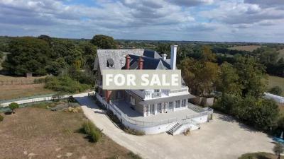 Detached House with Garden by the Coast