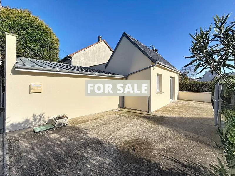 Ideal Holiday Home Cottage with Garage and Garden