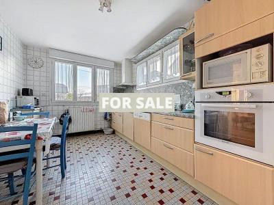 House with Garden in Coastal Resort