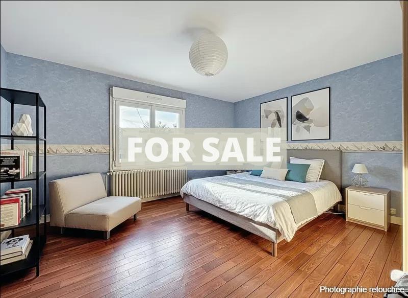 Detached House with Garden by the Coast