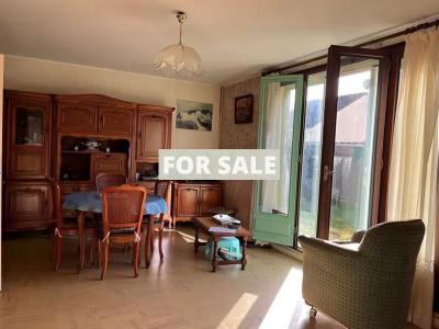 Detached House with Garden by the Coast