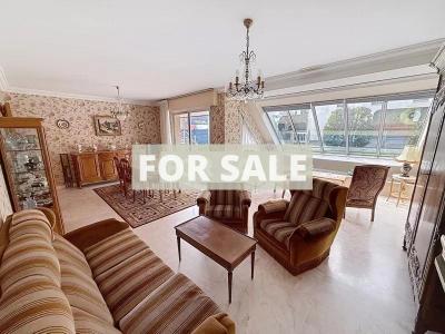 Detached House with Garden by the Coast