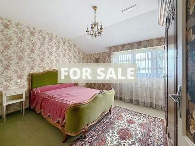 Detached House with Garden by the Coast