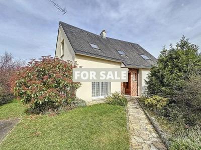 Detached House with Garden