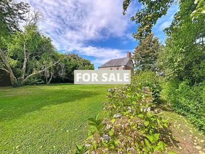 Detached House with Garden by the Coast