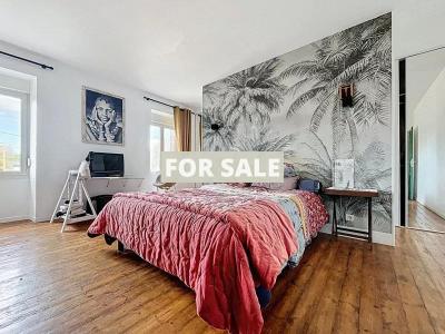 Detached House with Garden by the Coast