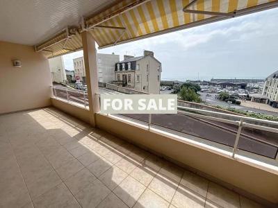 Town House in Coastal Resort Location