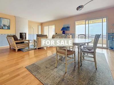 Town House in Coastal Resort Location