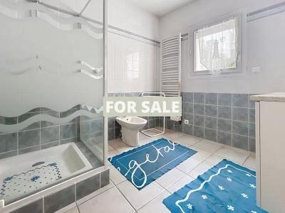 Town House in Coastal Resort Location