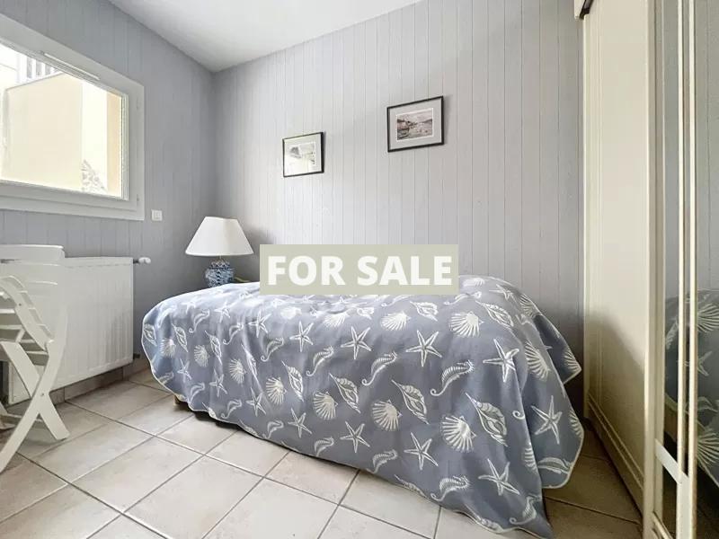 Town House in Coastal Resort Location