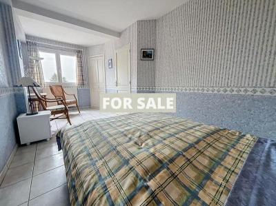 Town House in Coastal Resort Location