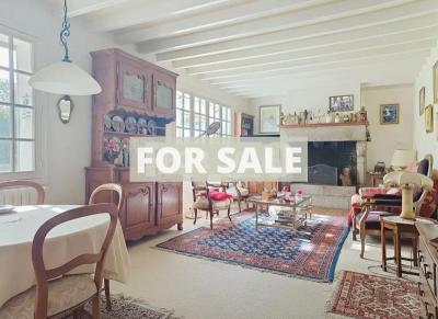 Detached Country House with Landscaped Garden