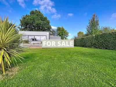 Contemporary Detached House with Private Garden