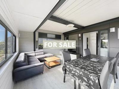 Contemporary Detached House with Private Garden