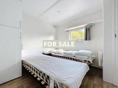 Contemporary Detached House with Private Garden