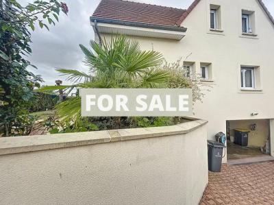 Detached House with Garden