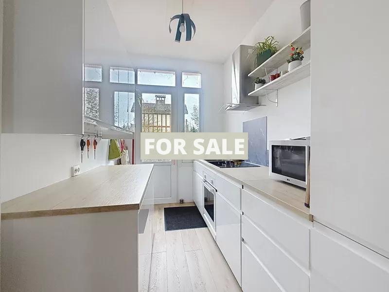 Beautiful Detached House by the Coast