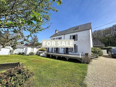 Detached House with Garden by the Coast