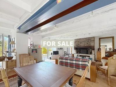 Detached House with Garden by the Coast