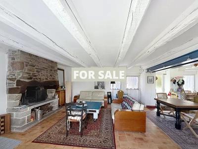 Detached House with Garden by the Coast