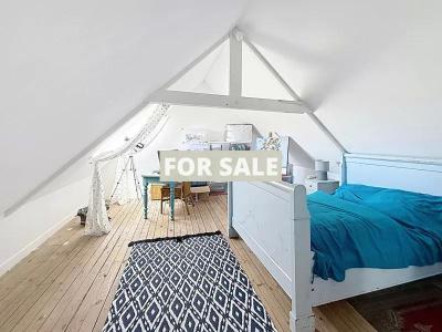 Detached House with Garden by the Coast