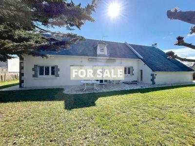 Detached House with Garden by the Coast