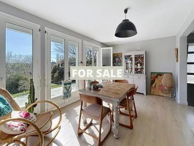 Detached House with Garden by the Coast