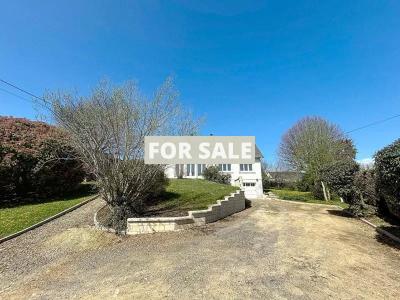 Detached House with Garden by the Coast